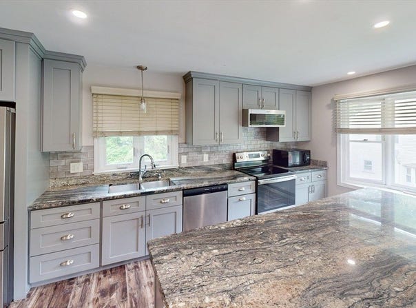 9 Brookdale, Worcester, MA 01604