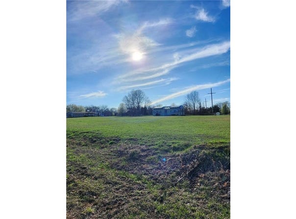 2 Maple Drive, Linn Valley, KS 66040