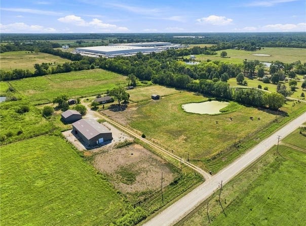 27611 S Belle Plain Road, Harrisonville, MO 64701