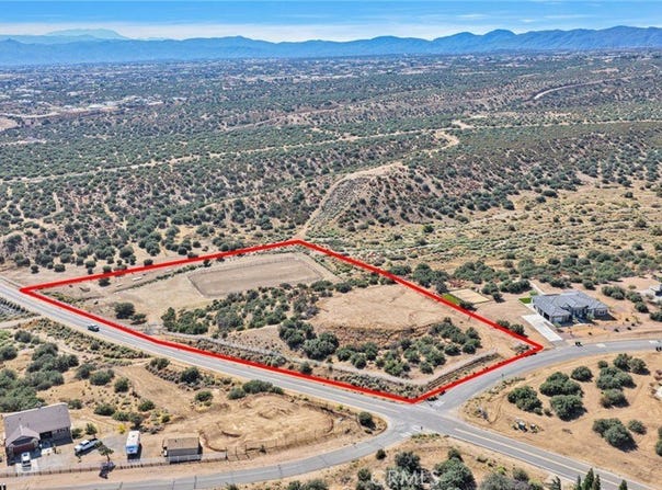 8089 Arrowhead, Phelan, CA 92371