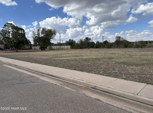 120 W Lewis Avenue, Ash Fork, AZ 86320
