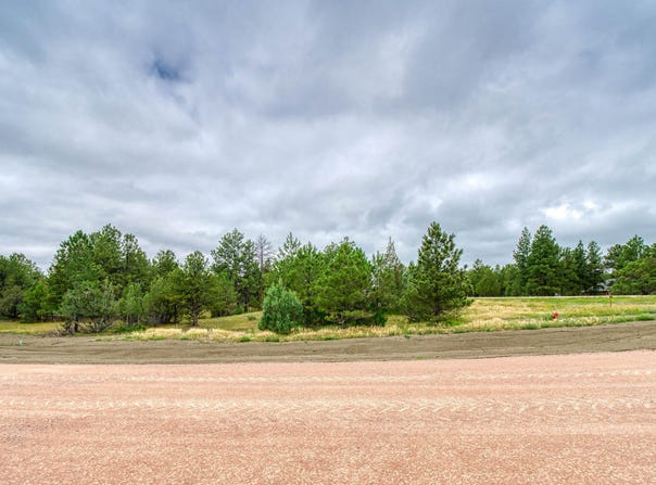 13 Freedom Drive E, Pine Haven, WY 82721