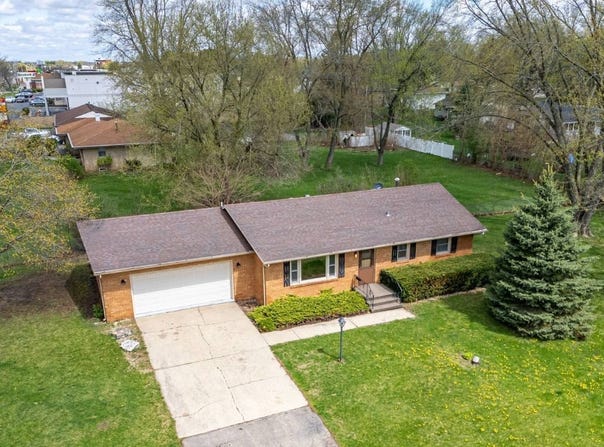 1915 Murphy Woods Road, Beloit, WI 53511
