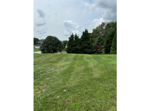 180 KAYS Drive, Christiansburg, VA 24073