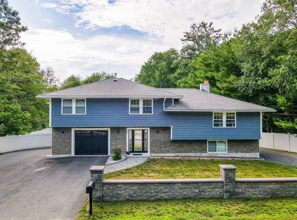 230 North St, Tewksbury, MA 01876