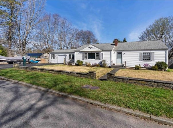 11 Terrace Drive, Bristol, RI 02809