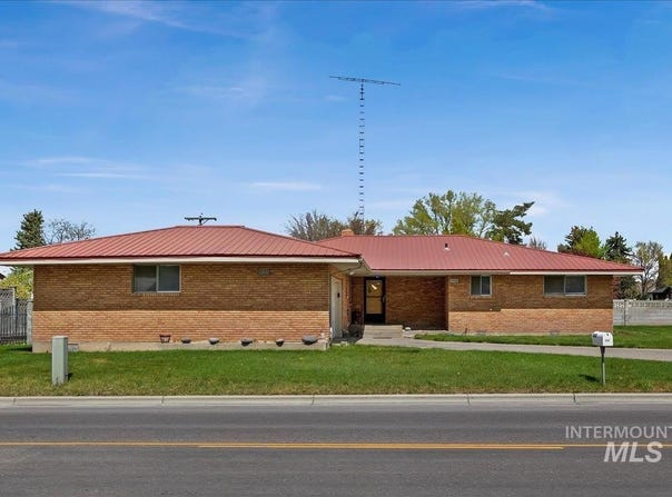 2012 21st, Heyburn, ID 83336