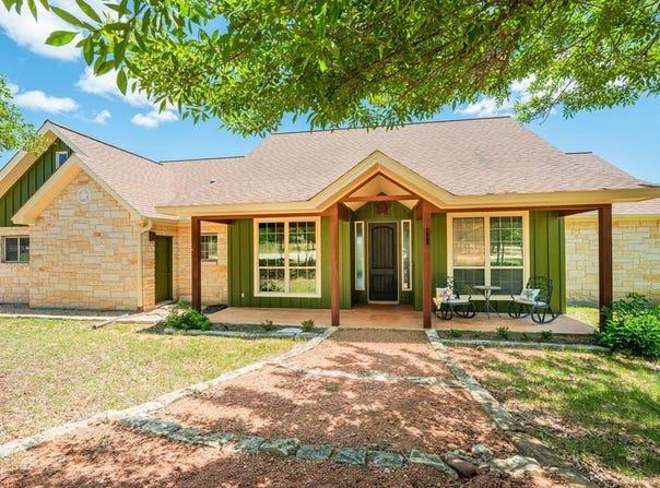 142 W Ledge Stone Lane, Hunt, TX 78024