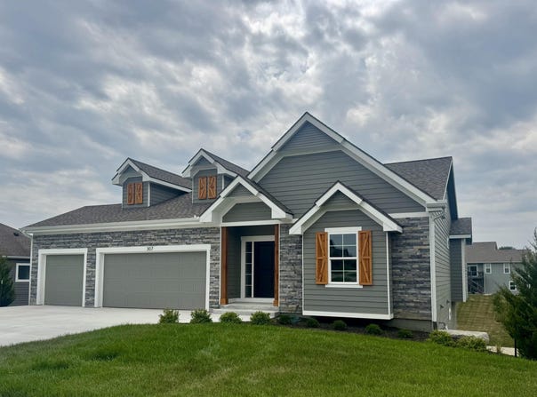 307 N Dole Drive, Lawrence, KS 66049