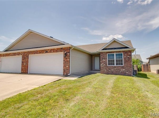 2909 Sandy Lane, Springfield, IL 62711