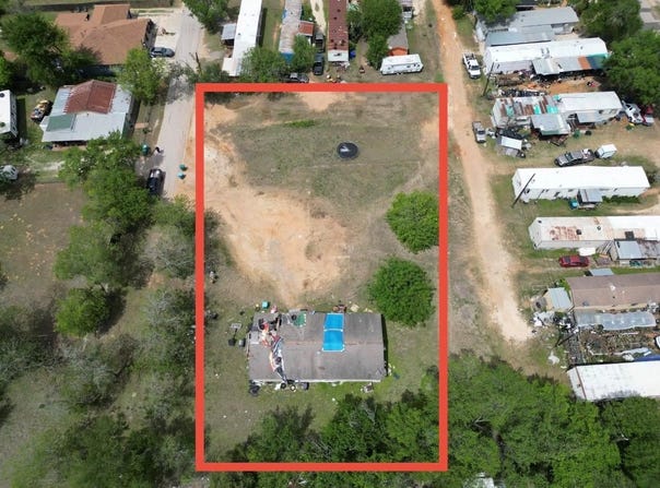422 S Avenue C, Elgin, TX 78621