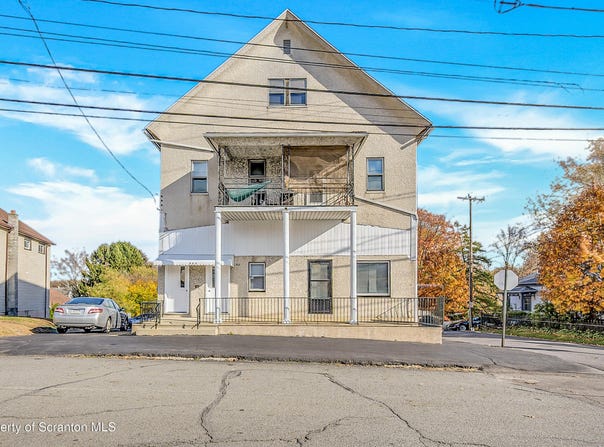864 S Main Street, Old Forge, PA 18518