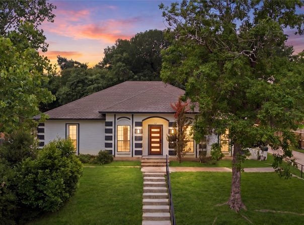 237 Bradford Drive, Hurst, TX 76053