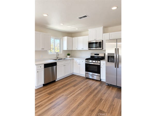 1040 El Camino, Costa Mesa, CA 92626