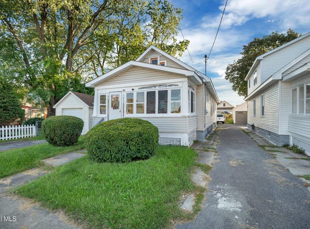 1632 Hawthorne Street, Schenectady, NY 12303