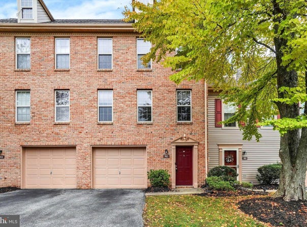 912 SKYVIEW Drive, YORK, PA 17406