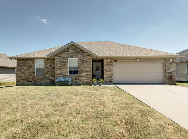 4010 N Mead Drive, Ozark, MO 65721