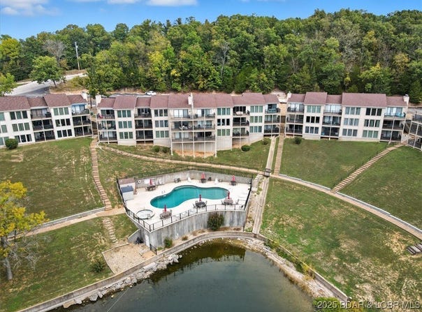 70 Robinwood Drive, Lake Ozark, MO 65049