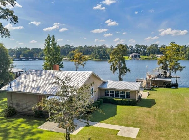 822 Lakeshore Dr, Cordele, GA 31015