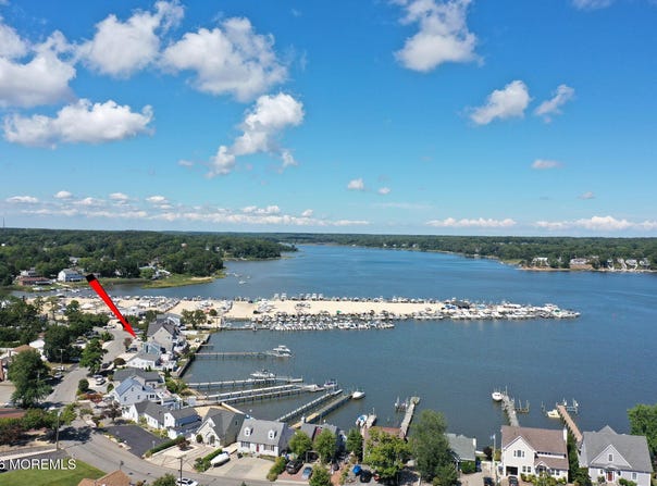 203 Riverside Drive N, Brick, NJ 08724