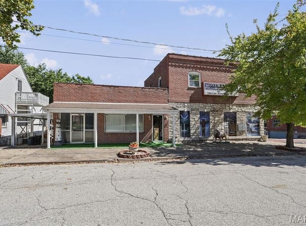 701 Henry Street, Alton, IL 62002
