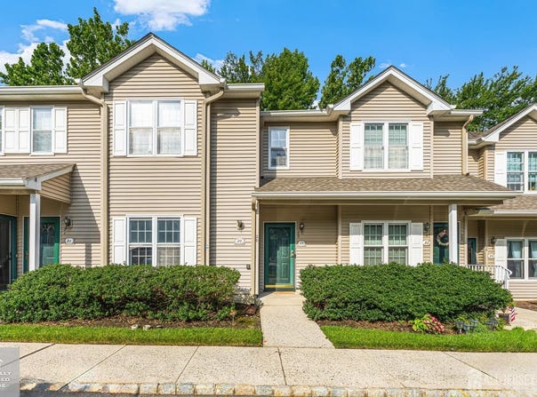 20 MULFORD Street, Roseland, NJ 07068