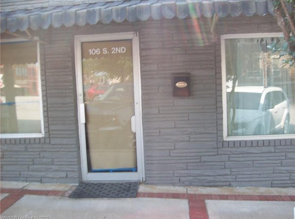 106 2nd ST, Ozark, AR 72949