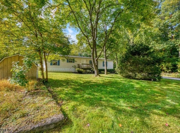 37 Sherwood Park, Washington Twp., NJ 07853