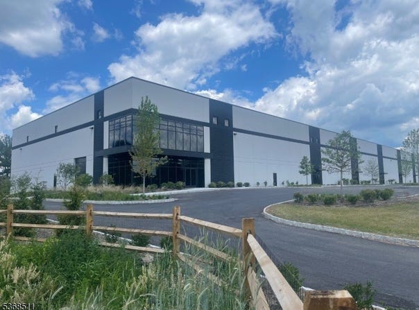 11 Royal Rd, Raritan Twp., NJ 08822-6001