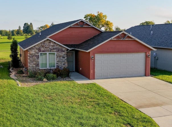 33 Stoneybrook Circle, Spencer, IA 51301