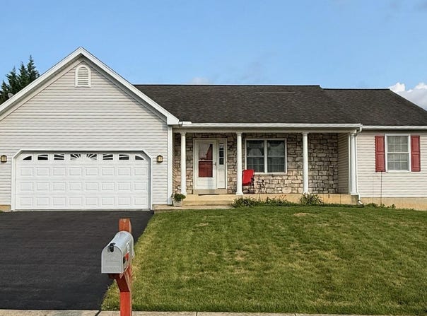 12 OSWEGO Lane, READING, PA 19605