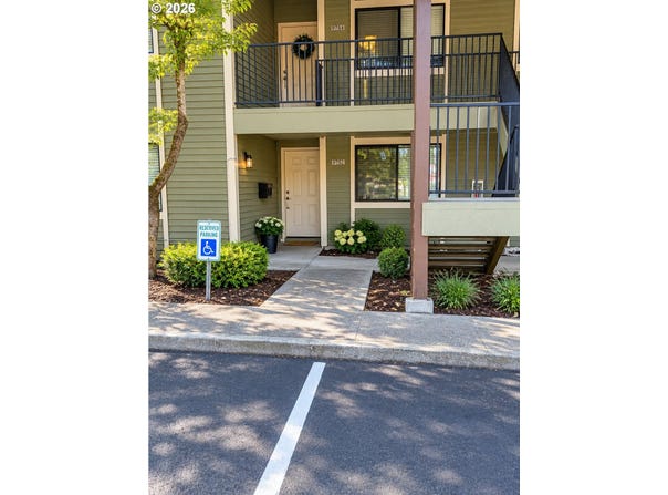 9752 SE TALBERT St, Clackamas, OR 97015