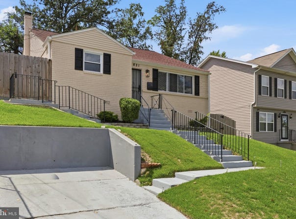 1821 CAMPBELL Drive, SUITLAND, MD 20746