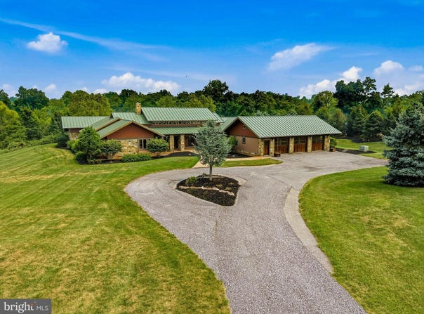 1885 GREENBRIAR Road, YORK, PA 17404