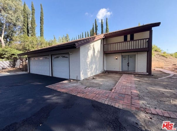 11569 Viking Ave, Los Angeles, CA 91326
