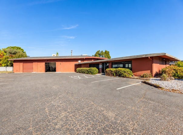 2820 Bechelli Lane, Redding, CA 96002