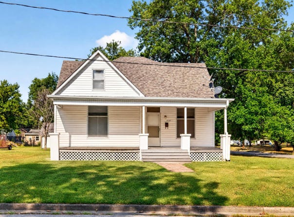 939 N Lynn Street, Nevada, MO 64772