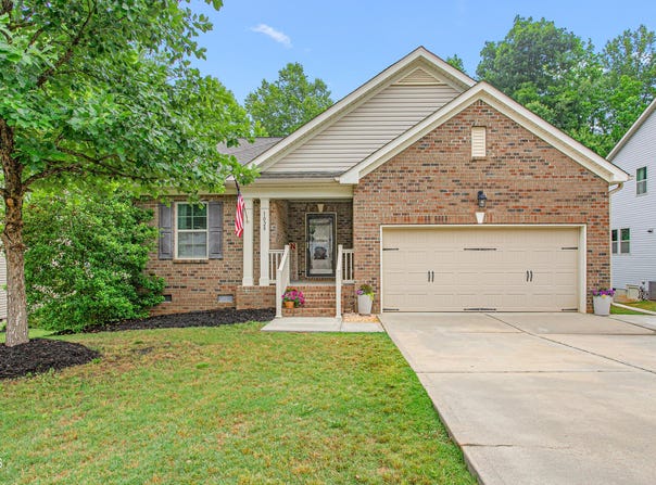 1028 Longleaf Pine Place, Mebane, NC 27302