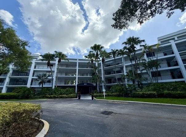 16141 W BLATT Boulevard, Weston, FL 33326