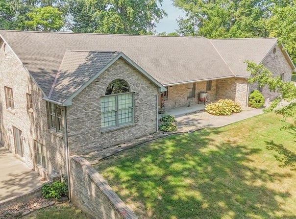 25409 415th Street, Pittsfield, IL 62363