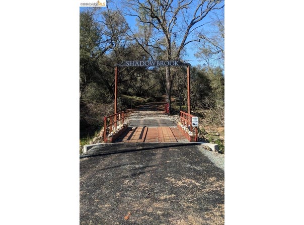 4095 Green Valley RD, Rescue, CA 95672