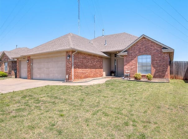 3312 Ashton Drive, Moore, OK 73160