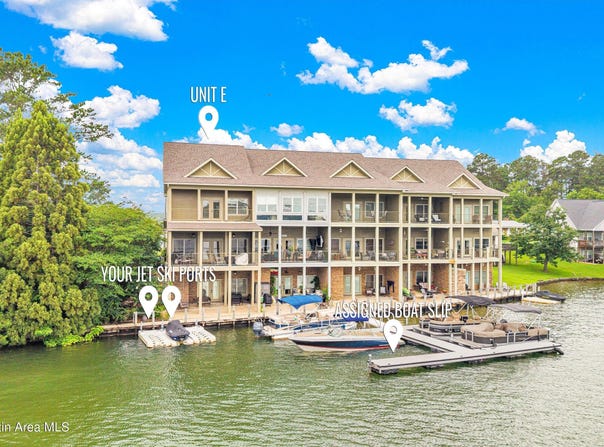1529E Point Windy Dr, Jacksons Gap, AL 36861