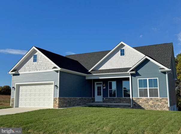 GLENAIRE Road lot: 8, BUNKER HILL, WV 25413