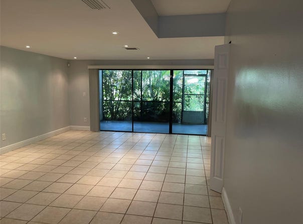 8843 SPRINGTREE LAKES Drive, Sunrise, FL 33351