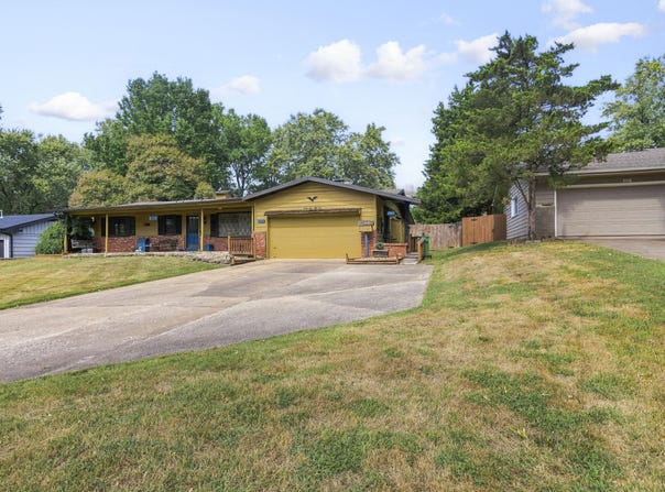 3151 E Wilshire Drive, Springfield, MO 65804
