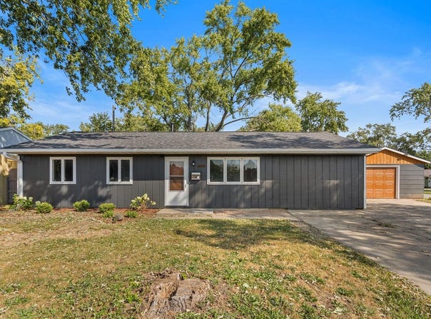 2424 E WASHINGTON Drive, Urbana, IL 61802