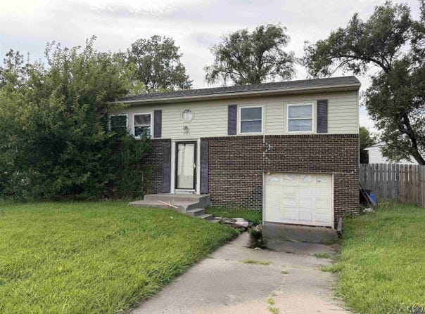 942 SE 37th ST, Topeka, KS 66605