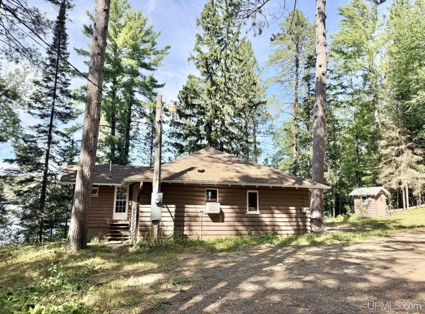 131 E Stager Lake Drive, Crystal Falls, MI 49920