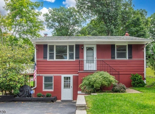 66 E Shore Rd, Jefferson Twp., NJ 07849-1776
